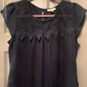 NAVY BLOUSE WITH LACE DETAIL